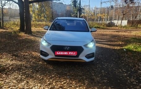 Hyundai Solaris II рестайлинг, 2018 год, 800 000 рублей, 2 фотография