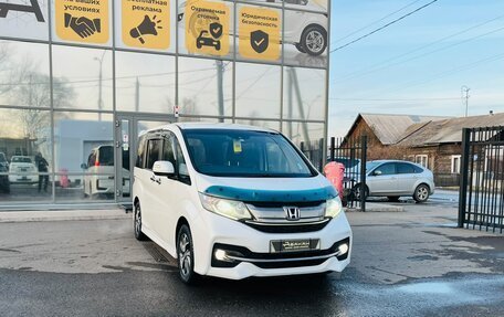 Honda Stepwgn IV рестайлинг, 2017 год, 1 999 000 рублей, 4 фотография