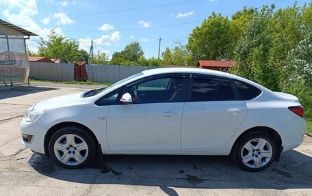 Opel Astra J, 2012 год, 900 000 рублей, 2 фотография