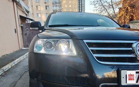Volkswagen Touareg III, 2005 год, 1 700 000 рублей, 2 фотография
