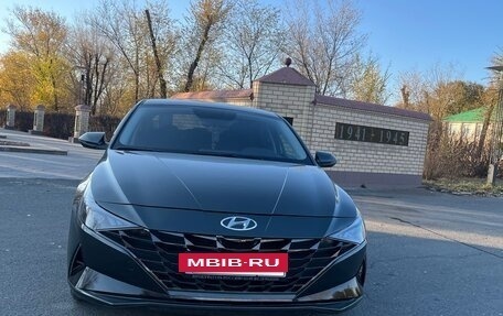 Hyundai Elantra, 2021 год, 2 250 000 рублей, 2 фотография