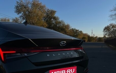 Hyundai Elantra, 2021 год, 2 250 000 рублей, 10 фотография