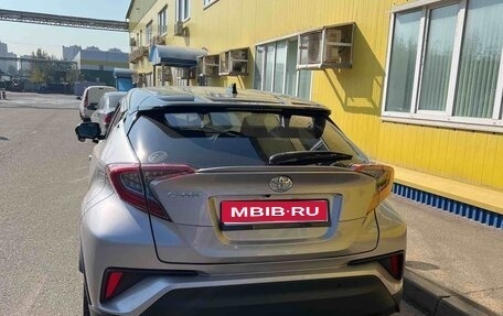 Toyota C-HR I рестайлинг, 2019 год, 2 000 000 рублей, 1 фотография