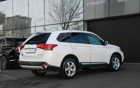 Mitsubishi Outlander III рестайлинг 3, 2016 год, 2 000 000 рублей, 4 фотография