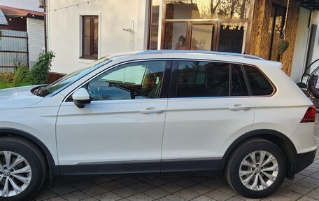 Volkswagen Tiguan II, 2017 год, 2 350 000 рублей, 2 фотография