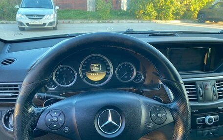 Mercedes-Benz E-Класс, 2011 год, 990 000 рублей, 6 фотография