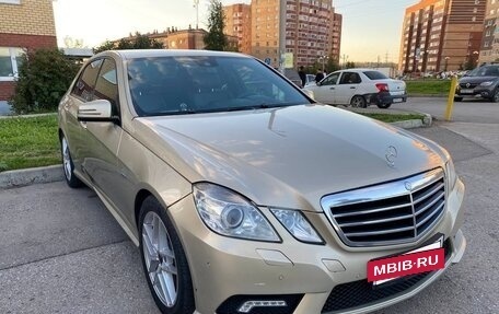 Mercedes-Benz E-Класс, 2011 год, 990 000 рублей, 3 фотография