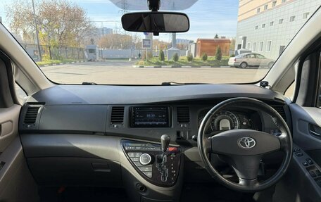 Toyota ISis I, 2005 год, 650 000 рублей, 7 фотография