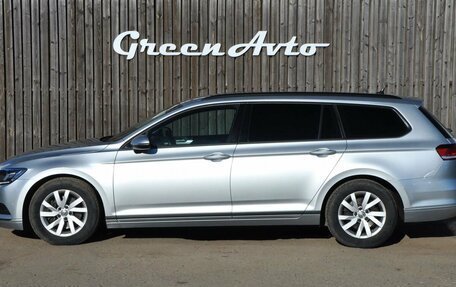 Volkswagen Passat B8 рестайлинг, 2018 год, 1 570 000 рублей, 2 фотография