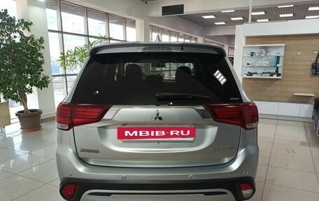 Mitsubishi Outlander III рестайлинг 3, 2019 год, 2 150 000 рублей, 6 фотография