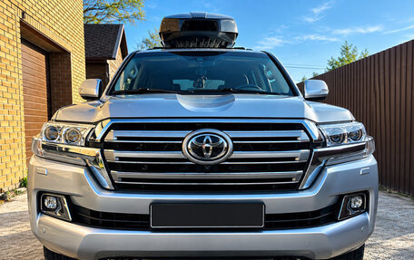 Toyota Land Cruiser 200, 2018 год, 8 900 000 рублей, 3 фотография