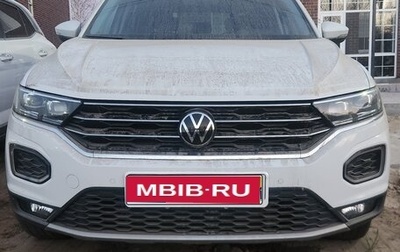 Volkswagen T-Roc I, 2022 год, 2 100 000 рублей, 1 фотография