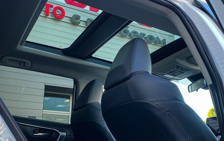 Toyota RAV4, 2025 год, 3 750 000 рублей, 10 фотография