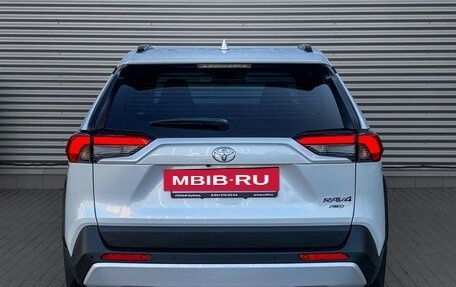 Toyota RAV4, 2025 год, 3 750 000 рублей, 5 фотография
