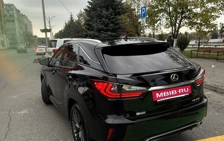 Lexus RX IV рестайлинг, 2019 год, 3 000 000 рублей, 4 фотография