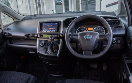 Toyota Wish II, 2010 год, 1 299 000 рублей, 6 фотография