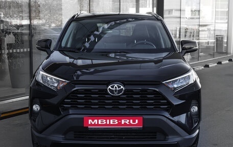 Toyota RAV4, 2021 год, 3 498 000 рублей, 2 фотография