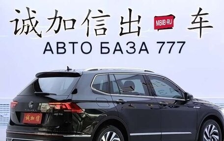 Volkswagen Tiguan II, 2022 год, 2 560 000 рублей, 6 фотография