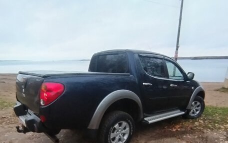 Mitsubishi L200 IV рестайлинг, 2011 год, 1 220 000 рублей, 6 фотография