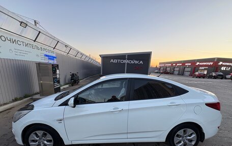 Hyundai Solaris II рестайлинг, 2015 год, 950 000 рублей, 3 фотография