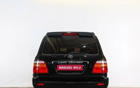 Toyota Land Cruiser 100 рестайлинг 2, 2004 год, 1 629 000 рублей, 6 фотография