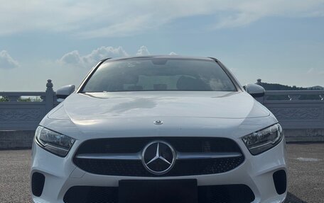 Mercedes-Benz A-Класс, 2022 год, 2 070 000 рублей, 3 фотография