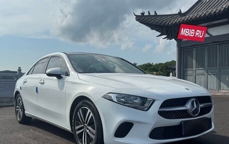 Mercedes-Benz A-Класс, 2022 год, 2 070 000 рублей, 2 фотография