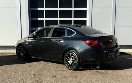 Opel Astra J, 2013 год, 790 000 рублей, 3 фотография