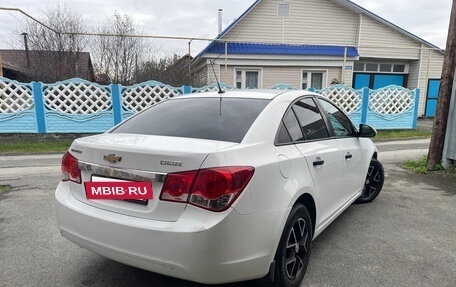 Chevrolet Cruze II, 2011 год, 588 000 рублей, 2 фотография
