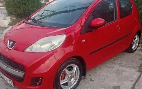 Peugeot 107 I рестайлинг, 2011 год, 455 000 рублей, 2 фотография