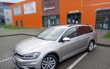Volkswagen Golf VII рестайлинг, 2019 год, 1 750 000 рублей, 2 фотография