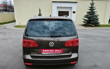 Volkswagen Touran III, 2014 год, 1 049 000 рублей, 2 фотография