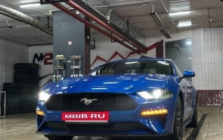 Ford Mustang VI рестайлинг, 2020 год, 3 990 000 рублей, 2 фотография