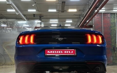 Ford Mustang VI рестайлинг, 2020 год, 3 990 000 рублей, 6 фотография