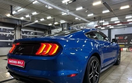 Ford Mustang VI рестайлинг, 2020 год, 3 990 000 рублей, 10 фотография