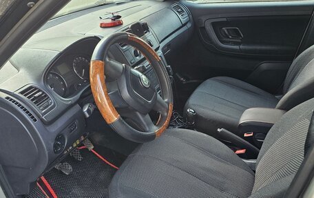 Skoda Fabia II, 2011 год, 410 000 рублей, 8 фотография