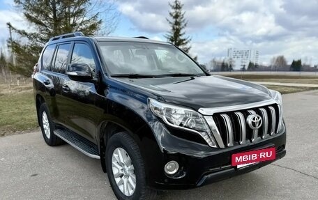 Toyota Land Cruiser Prado 150 рестайлинг, 2015 год, 3 940 000 рублей, 2 фотография