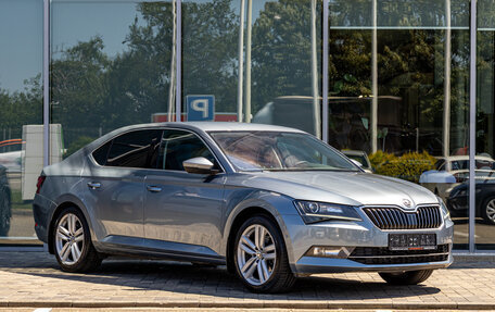 Skoda Superb III рестайлинг, 2017 год, 1 455 000 рублей, 3 фотография