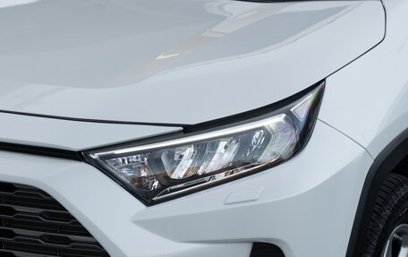Toyota RAV4, 2021 год, 3 300 000 рублей, 7 фотография