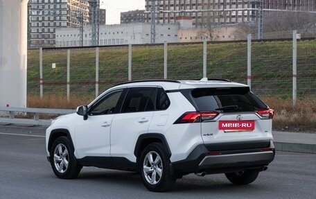 Toyota RAV4, 2021 год, 3 300 000 рублей, 5 фотография