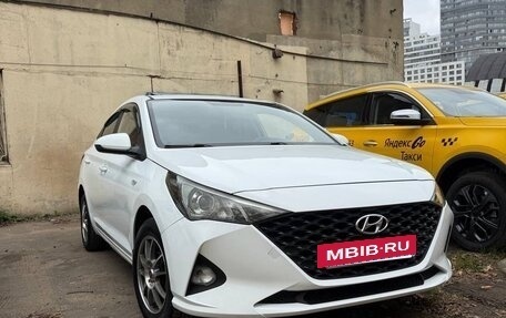 Hyundai Solaris II рестайлинг, 2020 год, 950 000 рублей, 2 фотография