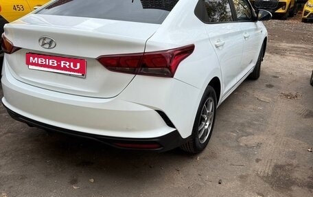 Hyundai Solaris II рестайлинг, 2020 год, 950 000 рублей, 4 фотография