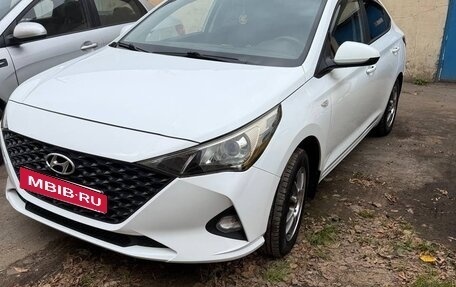 Hyundai Solaris II рестайлинг, 2020 год, 950 000 рублей, 3 фотография
