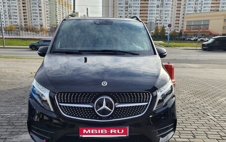 Mercedes-Benz V-Класс, 2022 год, 6 900 000 рублей, 3 фотография