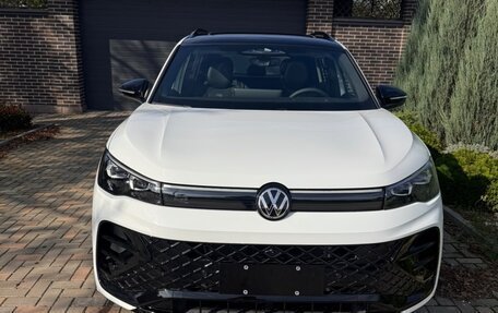 Volkswagen Tiguan, 2026 год, 4 930 000 рублей, 2 фотография