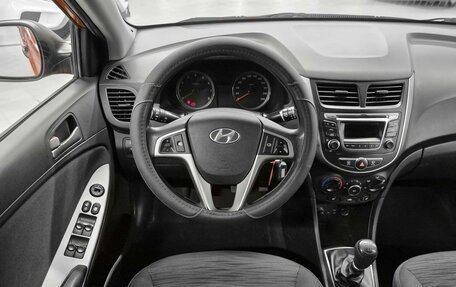 Hyundai Solaris II рестайлинг, 2015 год, 899 000 рублей, 8 фотография