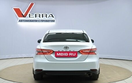 Toyota Camry, 2021 год, 3 250 000 рублей, 6 фотография