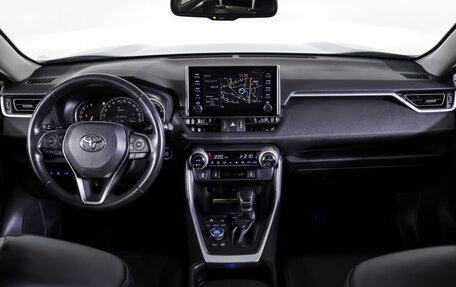 Toyota RAV4, 2020 год, 3 790 000 рублей, 12 фотография