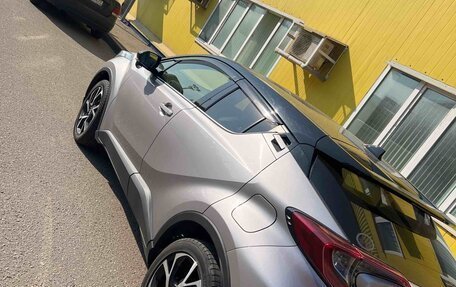 Toyota C-HR I рестайлинг, 2019 год, 2 000 000 рублей, 2 фотография