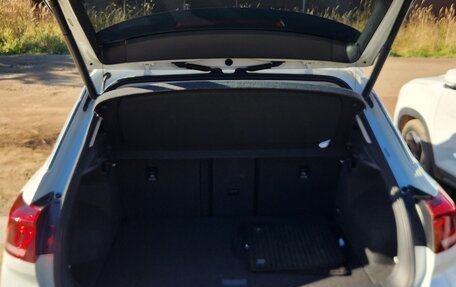 Volkswagen T-Roc I, 2022 год, 2 100 000 рублей, 7 фотография